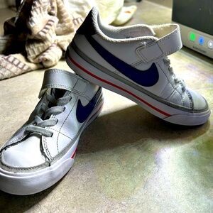 Kids Nike court legacy